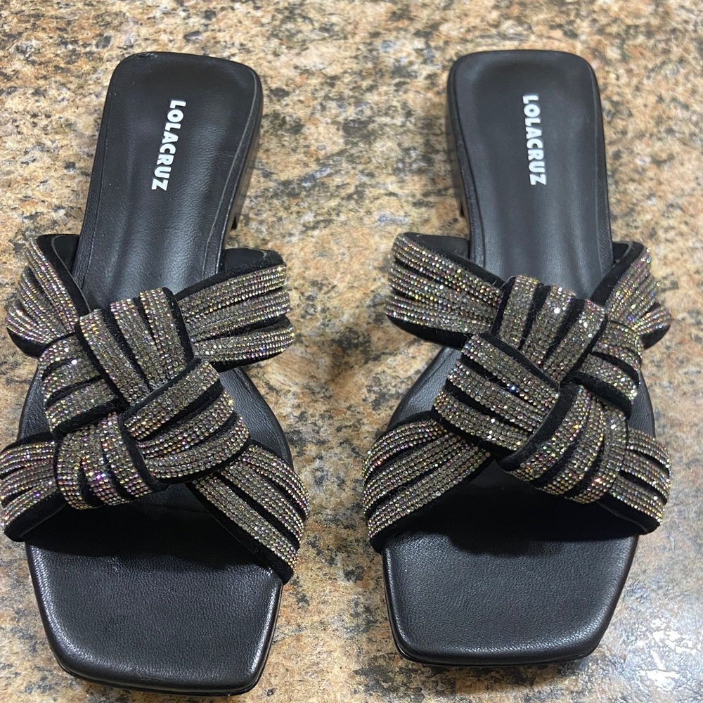 Lola Cruz Black and Silver Women's Sandals